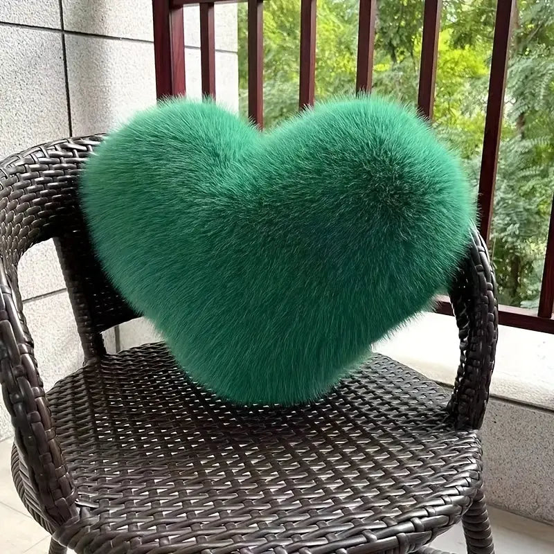 GRACE™ | HEART-SHAPED PLUSH CUSHION