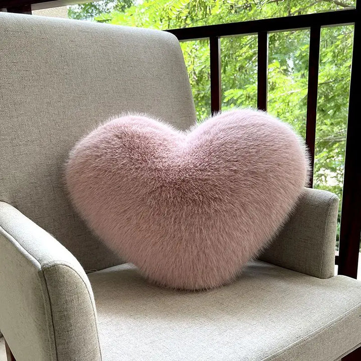 GRACE™ | HEART-SHAPED PLUSH CUSHION
