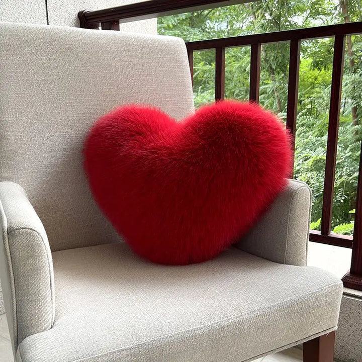 GRACE™ | HEART-SHAPED PLUSH CUSHION
