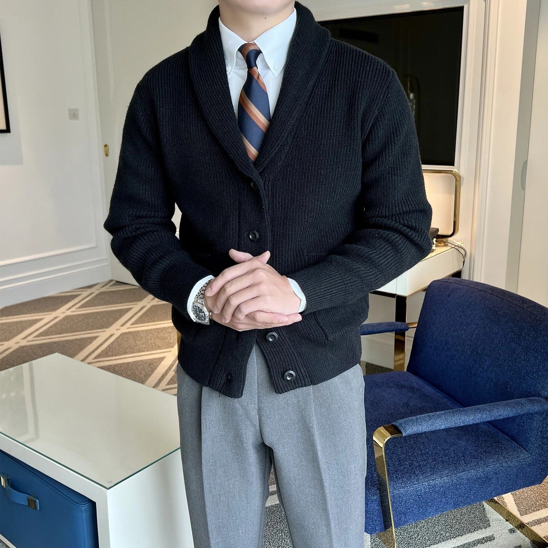 OLD MONEY – V-NECK BUTTON-UP CARDIGAN