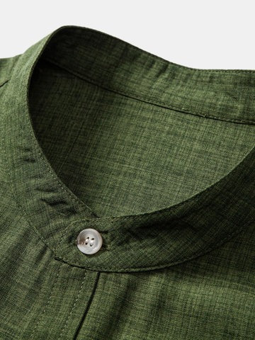 SHORT-SLEEVED SHIRT WITH STAND-UP COLLAR AND STRAIGHT-CUT LINEN TROUSERS