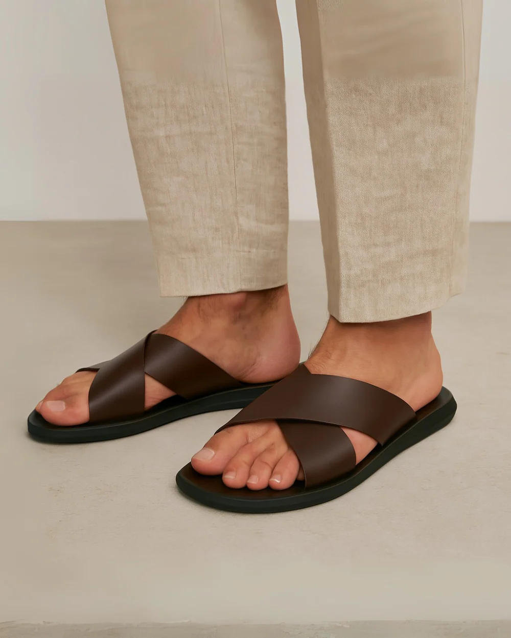 ILLINO | CROSS-STRAP SANDALS